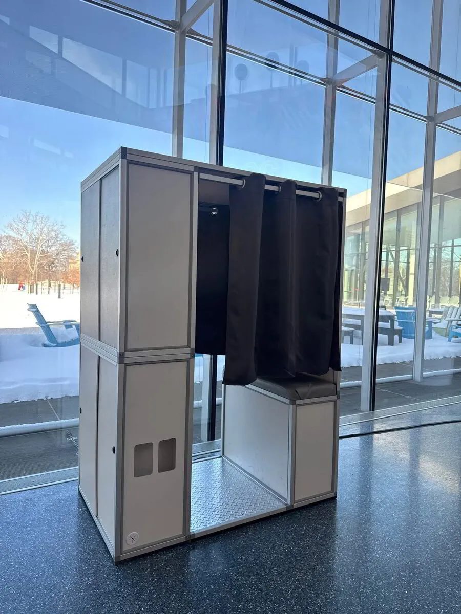 Why Enclosed Photo Booths Are Making a Comeback